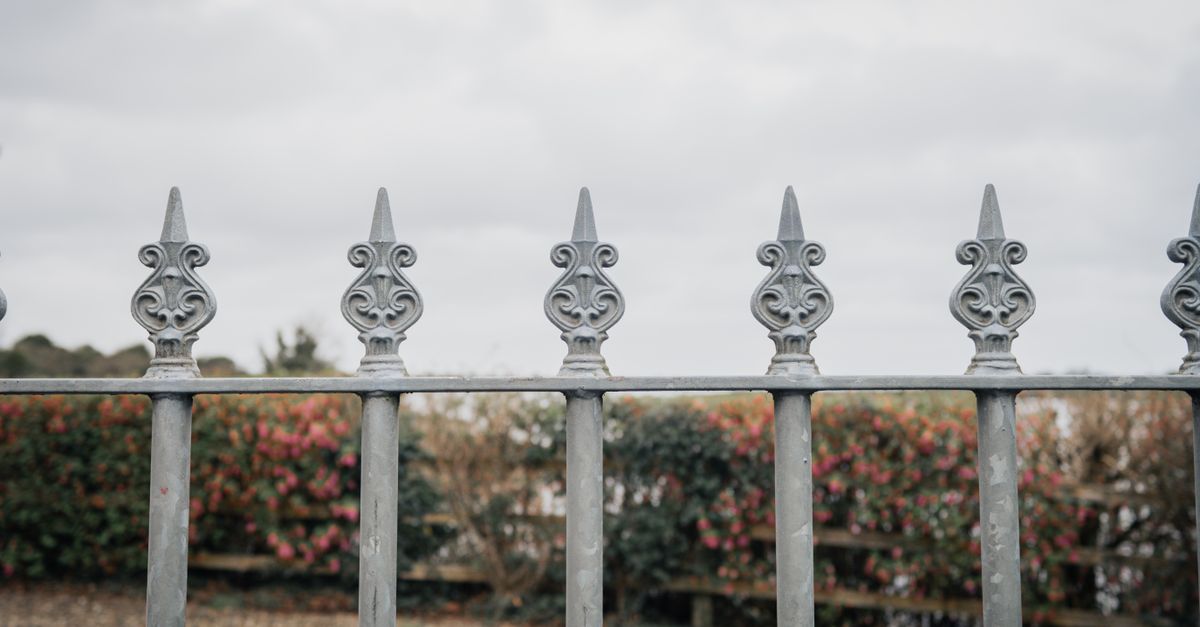Choosing the Right Fencing Hardware for Your Melbourne Project